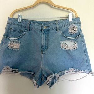 Women 1x Jean shorts distressed